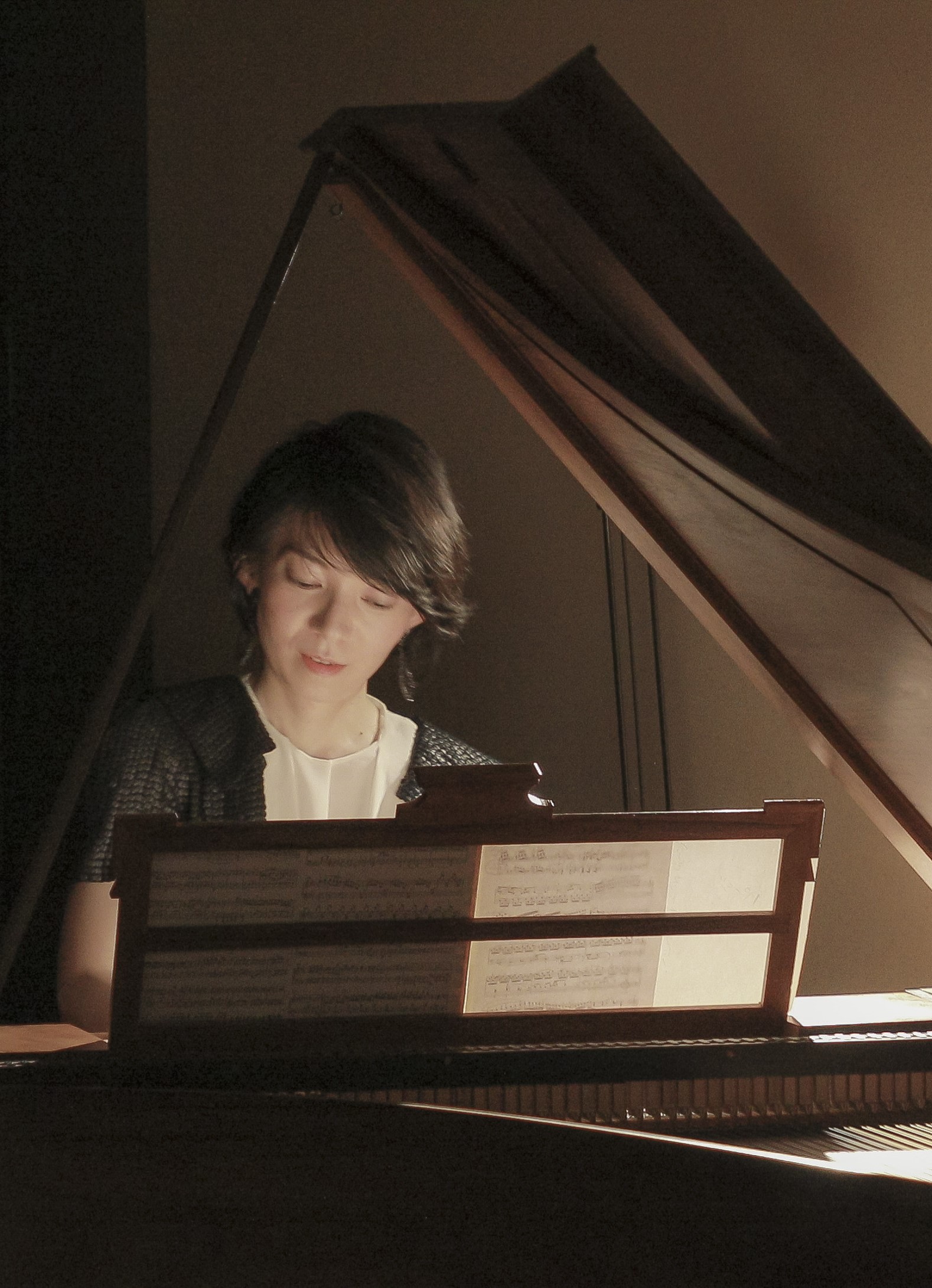 講師1：平井千絵